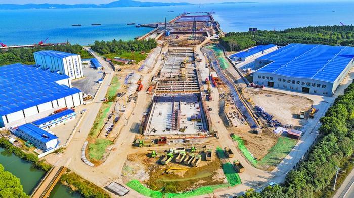 2018年10月18日，太湖隧道施工打通水陸連接。
