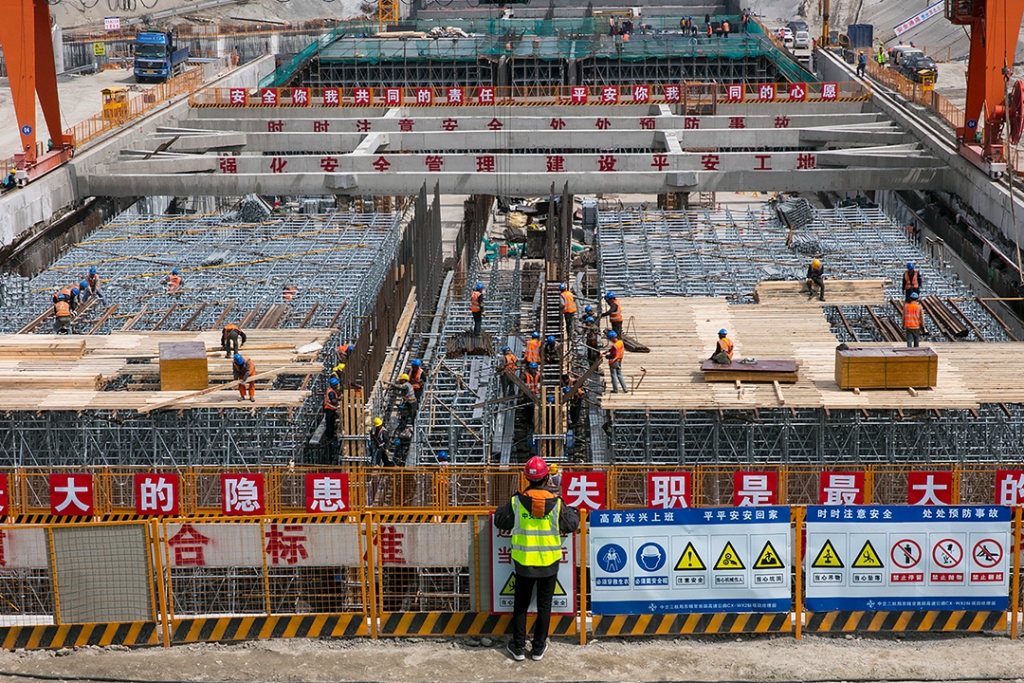 2019年4月15日，項(xiàng)目工程部負(fù)責(zé)人對(duì)鉆孔灌注樁鋼筋籠檢查驗(yàn)收。